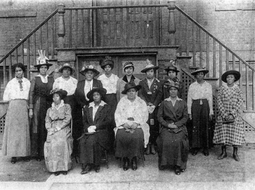 Historical photo of group of women from the Niagara Movement posed for the camera.