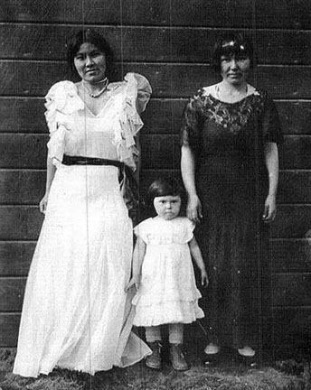 Annie Spoon Meticgoruk, Clara Orock Nieuwendorp, and Rosie Spoon Orock.