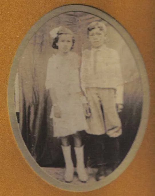 W.B. and his sister Alice in 1922.  This is the only photo of the brother and sister taken when they were children.