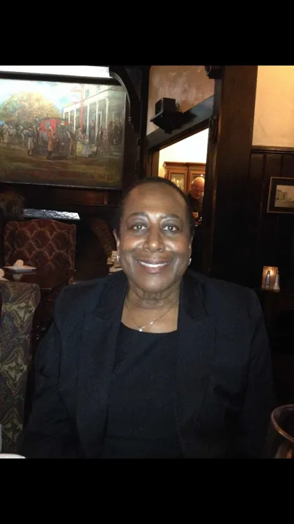 Lillian Williams biography image 1